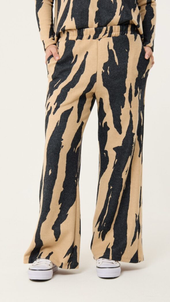 Pantalón lanilla print - Imagen 9